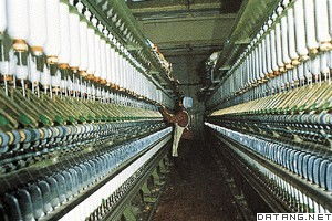 紡紗廠產(chǎn)品,product spinning mill,音標(biāo),讀音,翻譯,英文例句,英語詞典