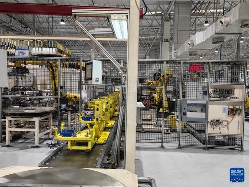 新春走基層 數(shù)字化轉(zhuǎn)型帶來產(chǎn)業(yè)新活力 重慶工業(yè)基地?cái)?shù)實(shí)融合見聞